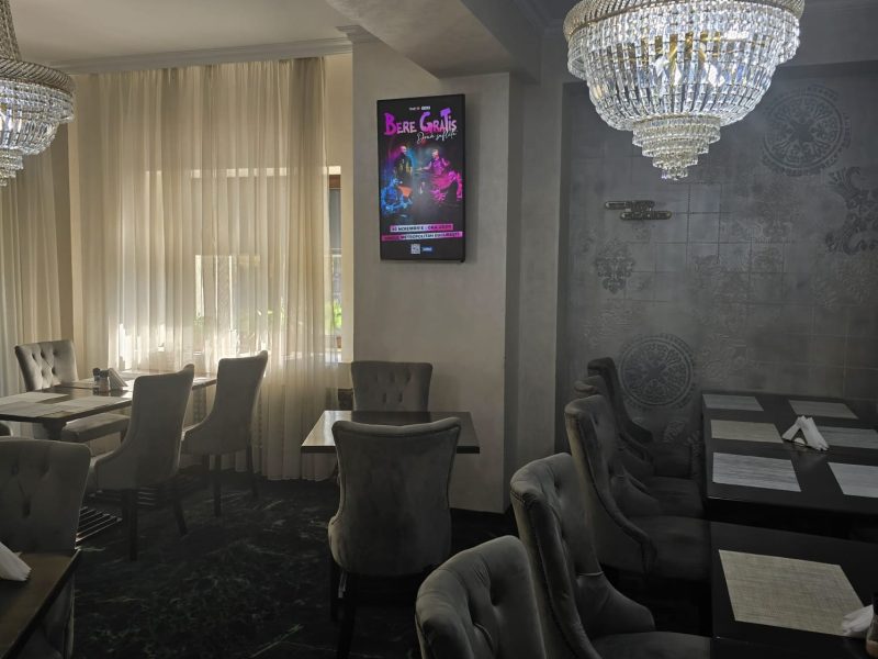Reteaua Digitala DOOH Indoor - Chalet Jolie Sinaia