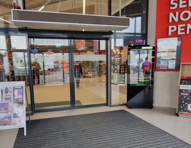 Rețeaua DOOH EkoGroup, sub Ciprian Petrescu, activează Brașovul comercial